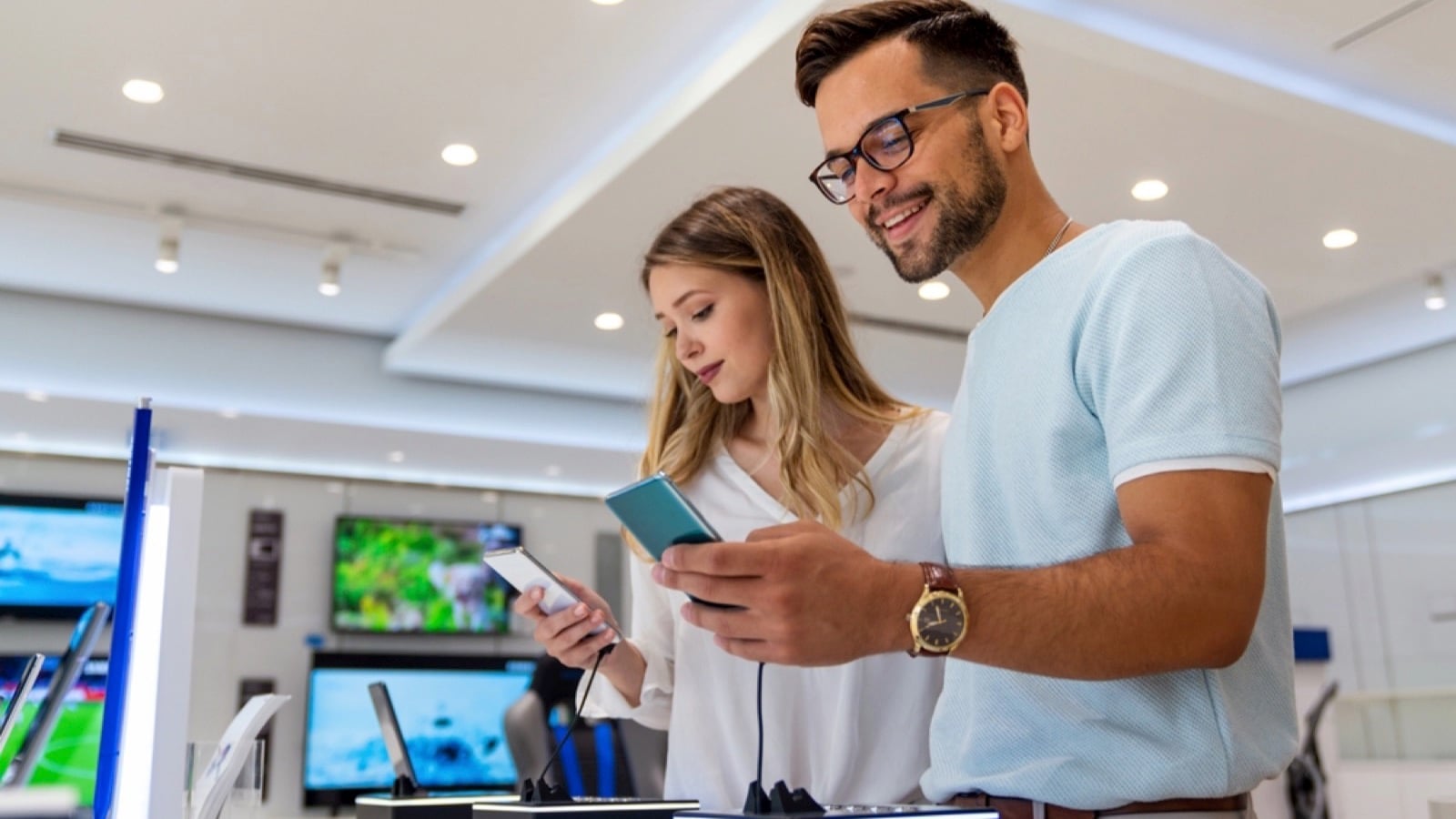 Couples buying mobile