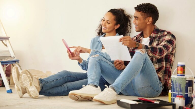 Couples painting home