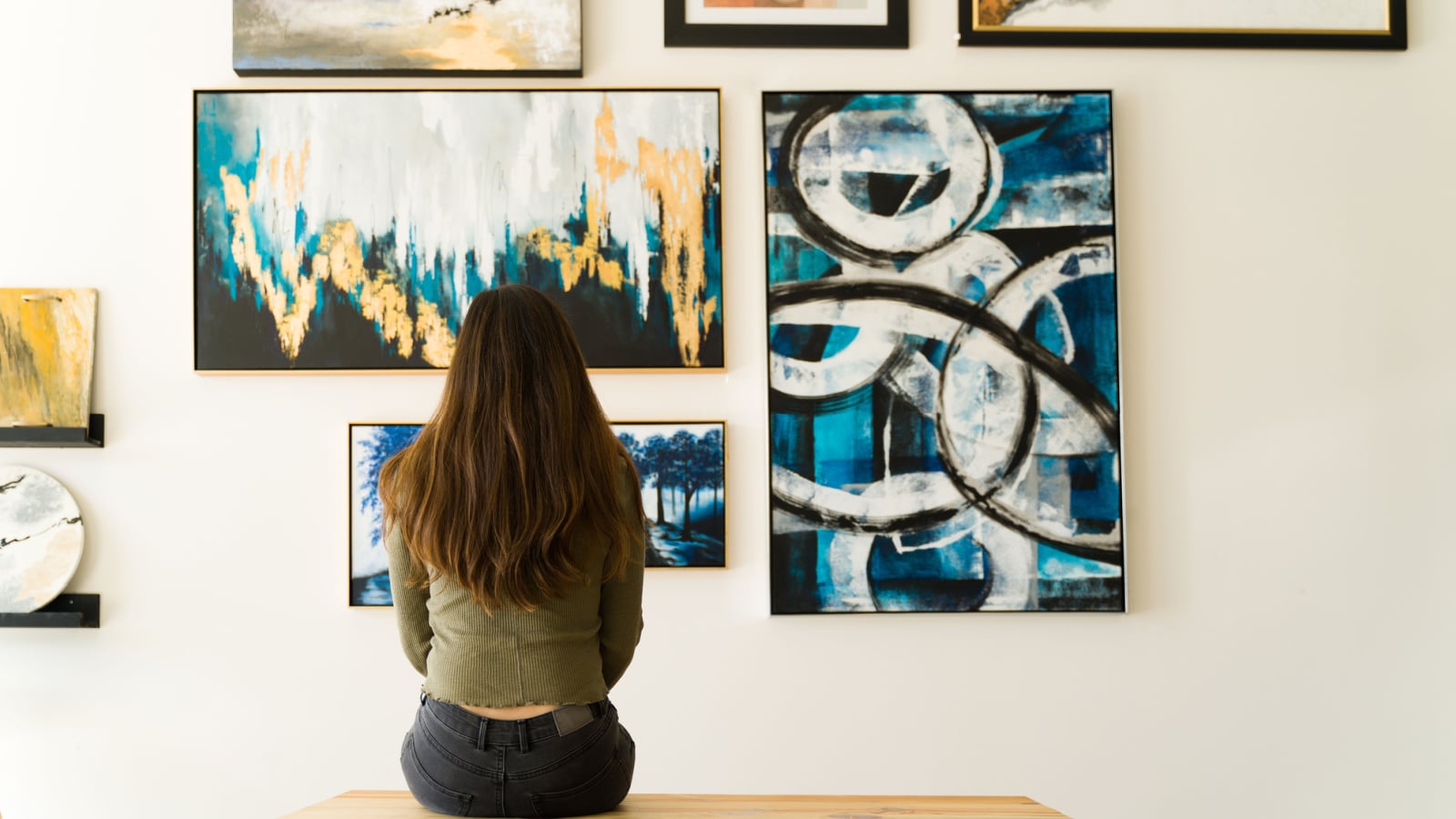 sitting in art gallery