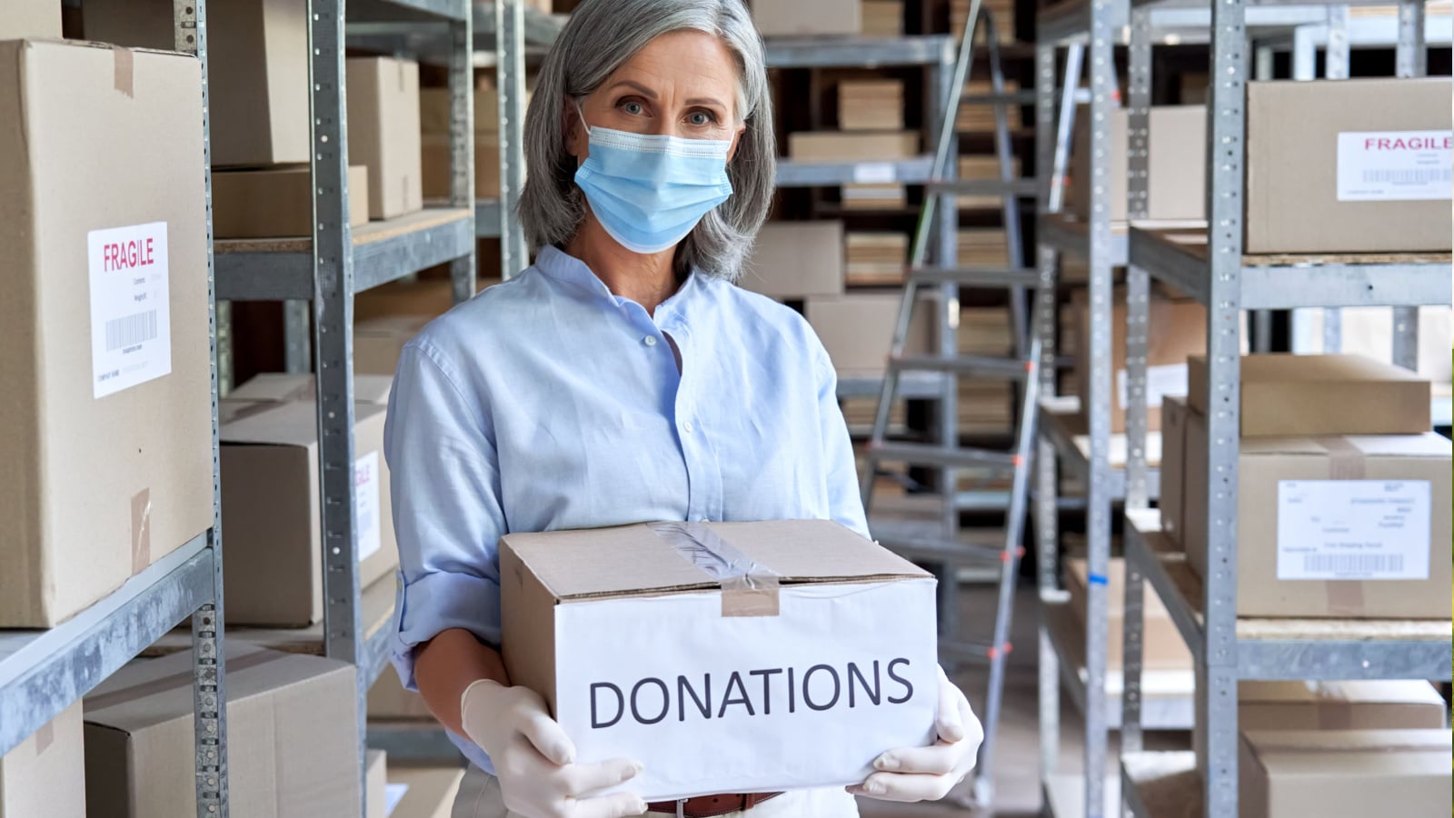 retired people volunteering