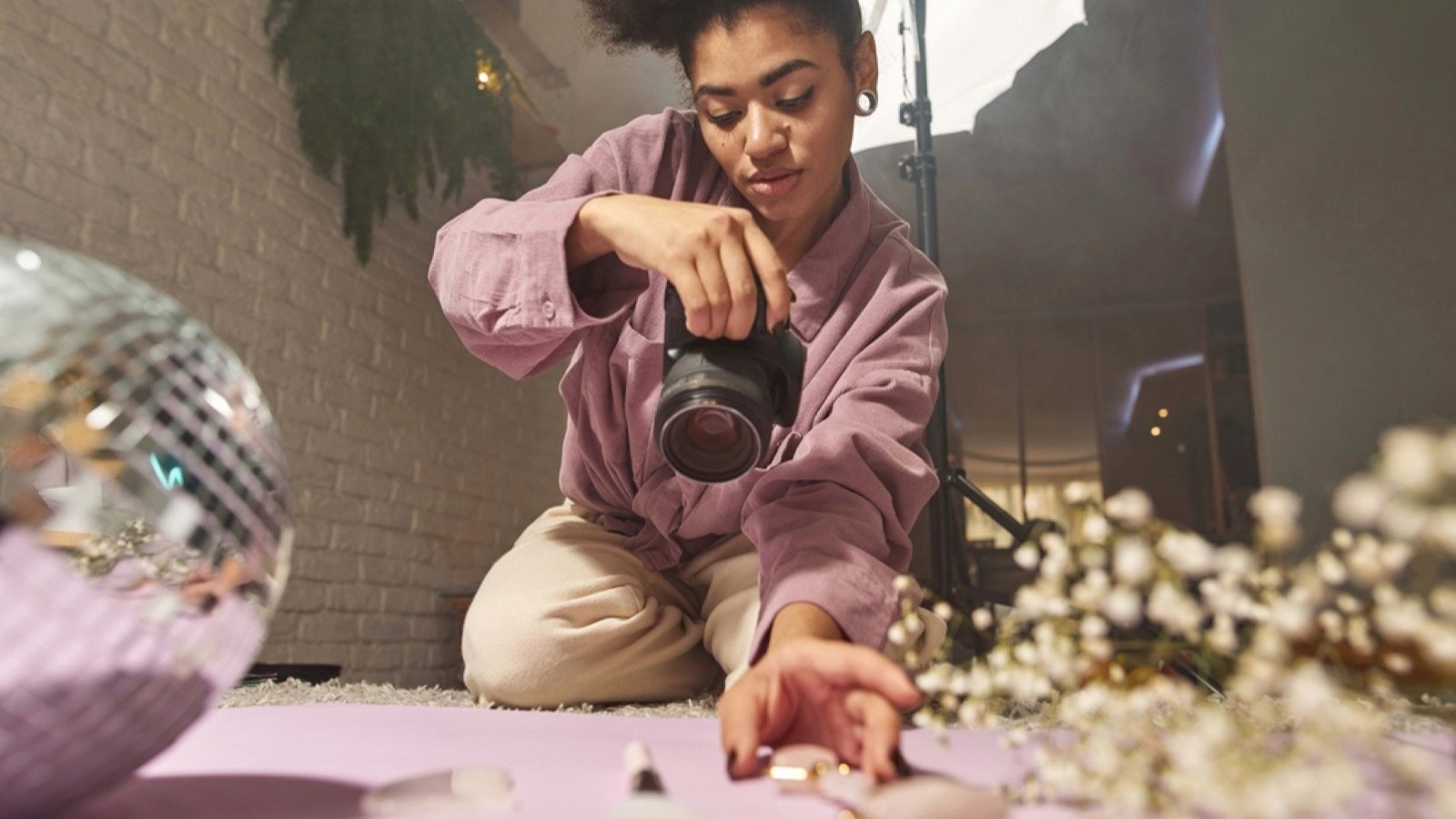Female photographer side hustle