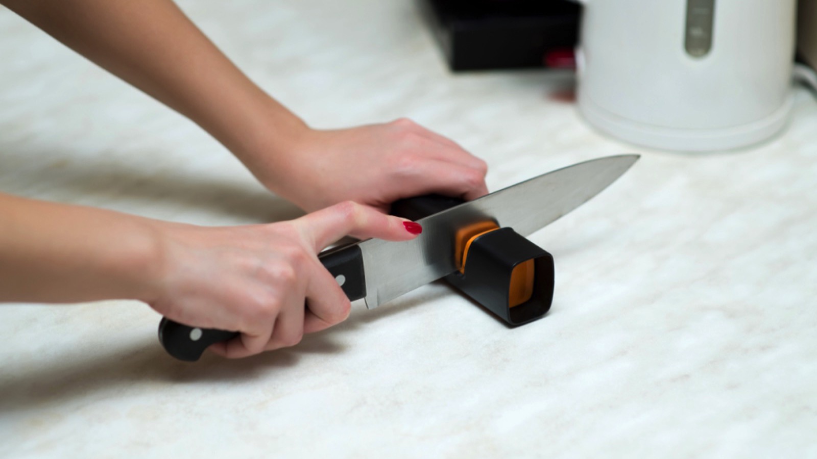 Sharping knife