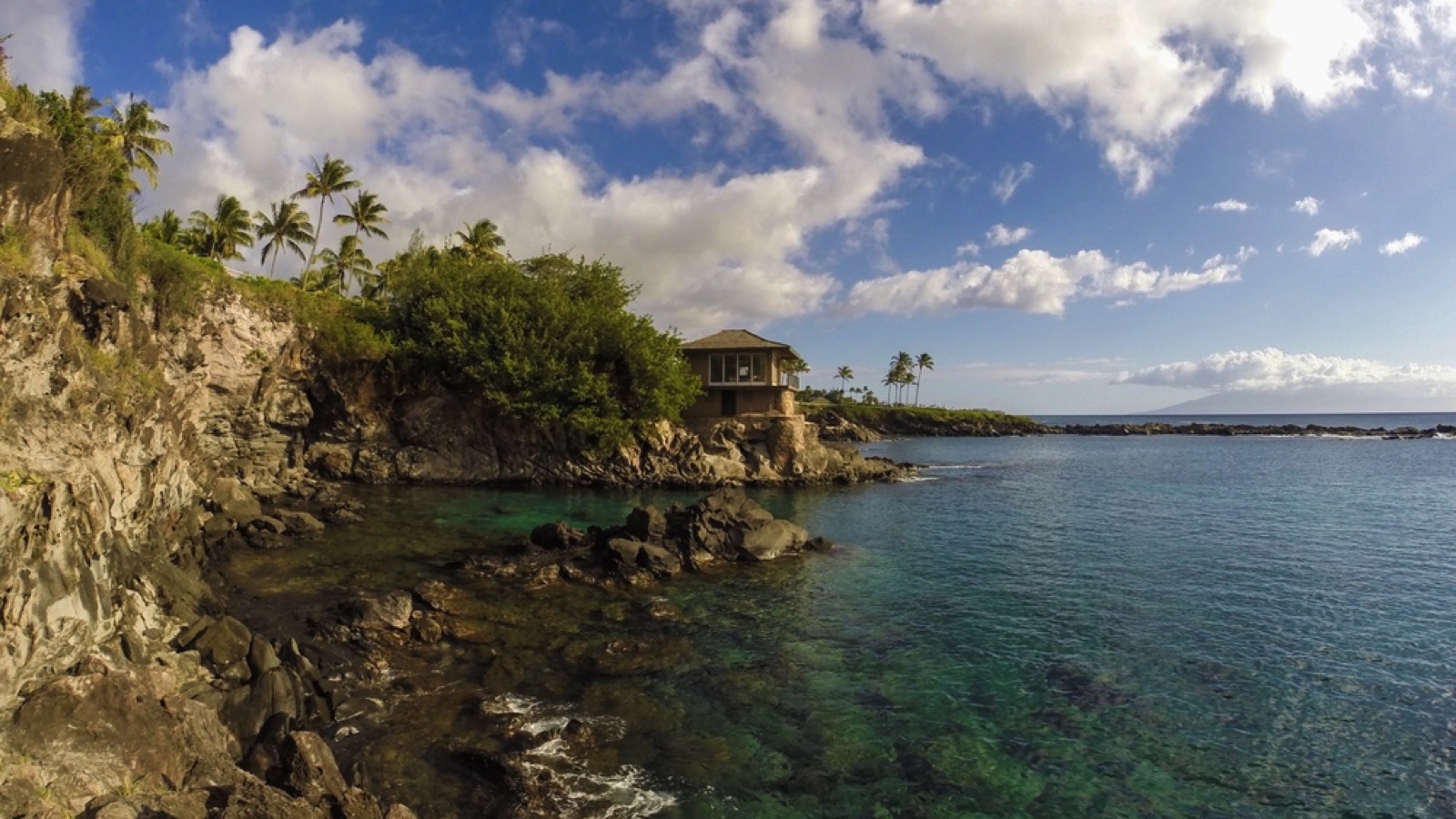 Cliff house on maui