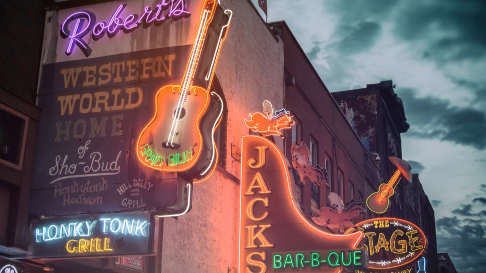 Roberts Western World