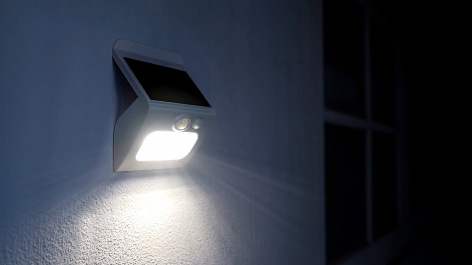 Small solar powered led light with motion sensor