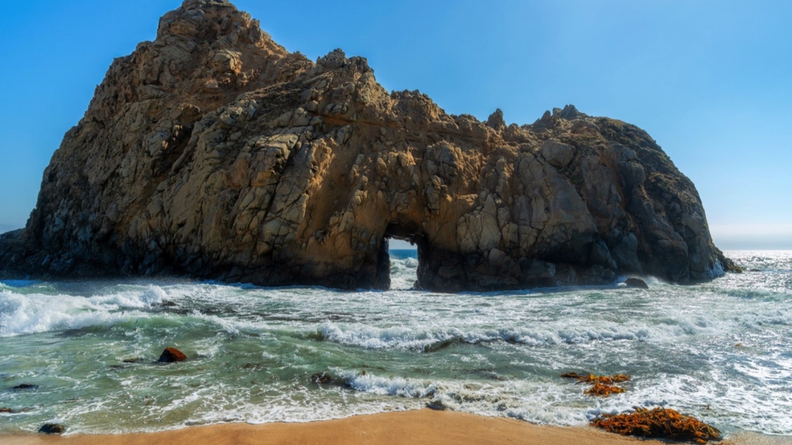 Keyhole Arch at Pfeiffer Beach California
