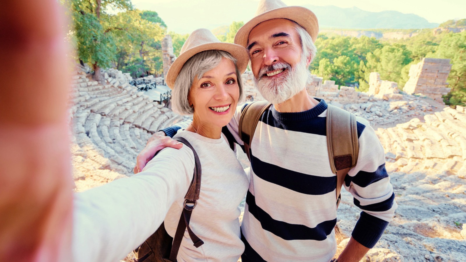 Old couples on vacation