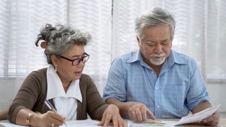 How to Choose Your Ideal Debt Repayment Strategy 2025