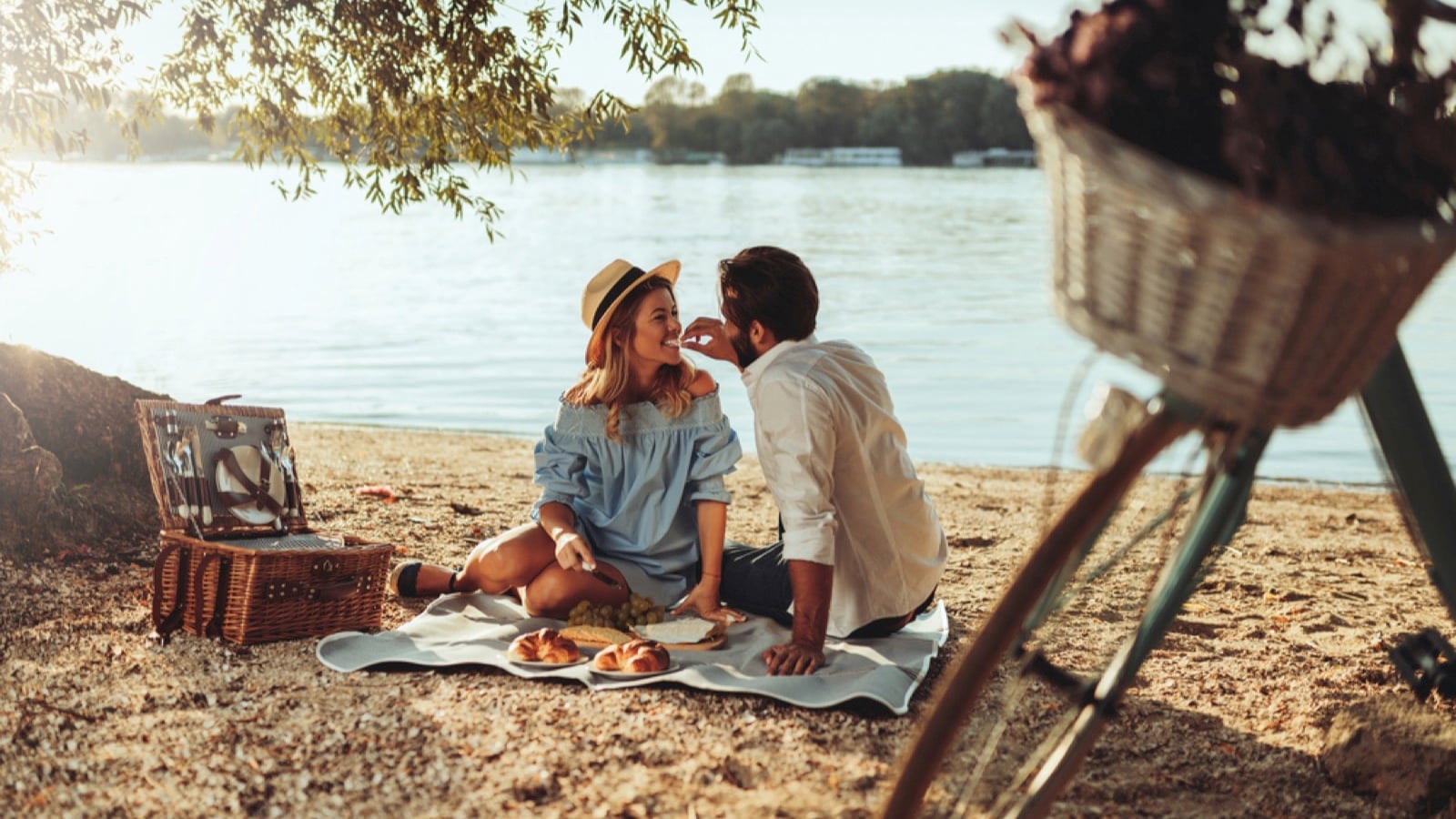 Couples outdoor picnic