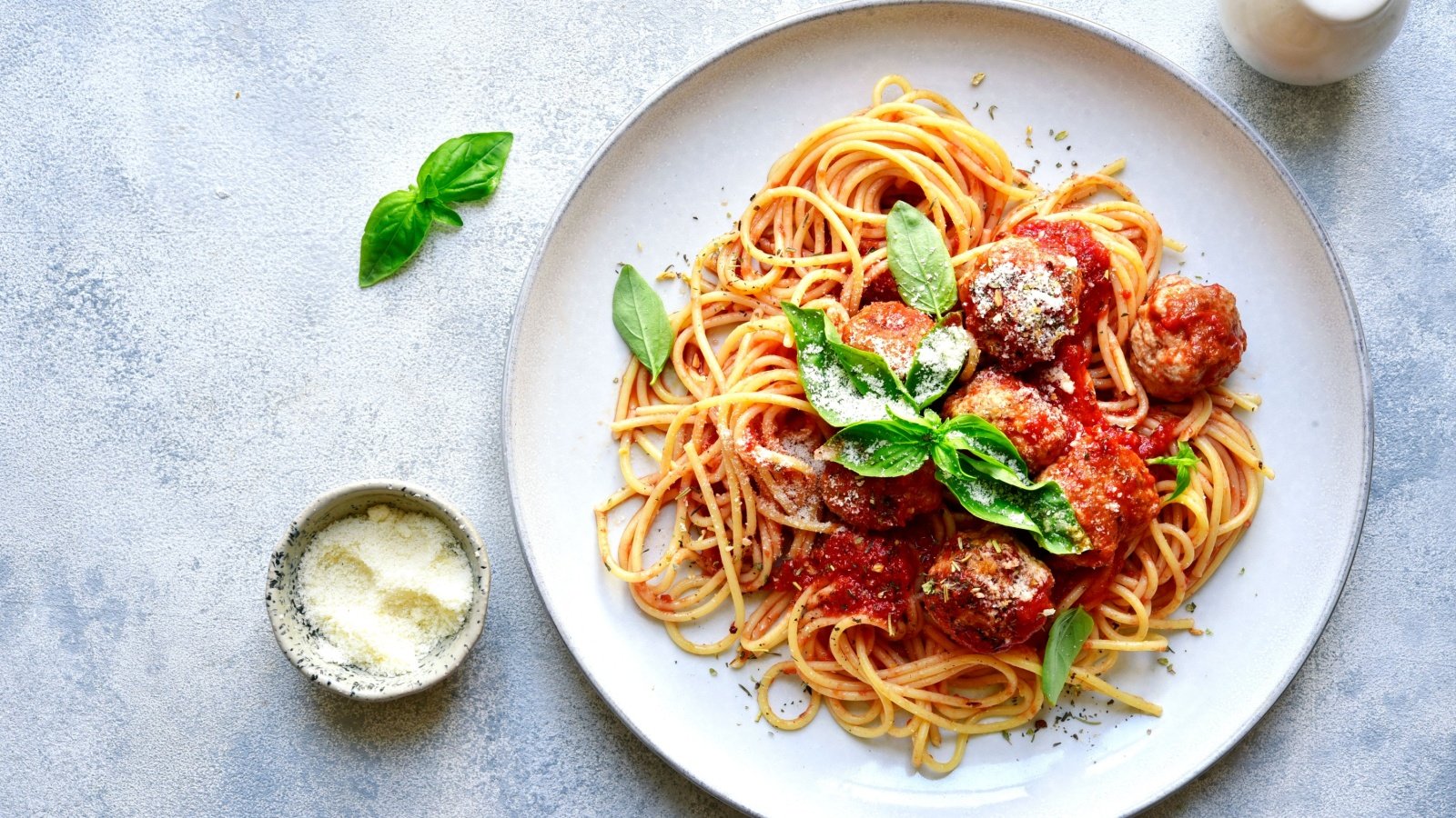 Pasta with meatballs and parmesan cheese