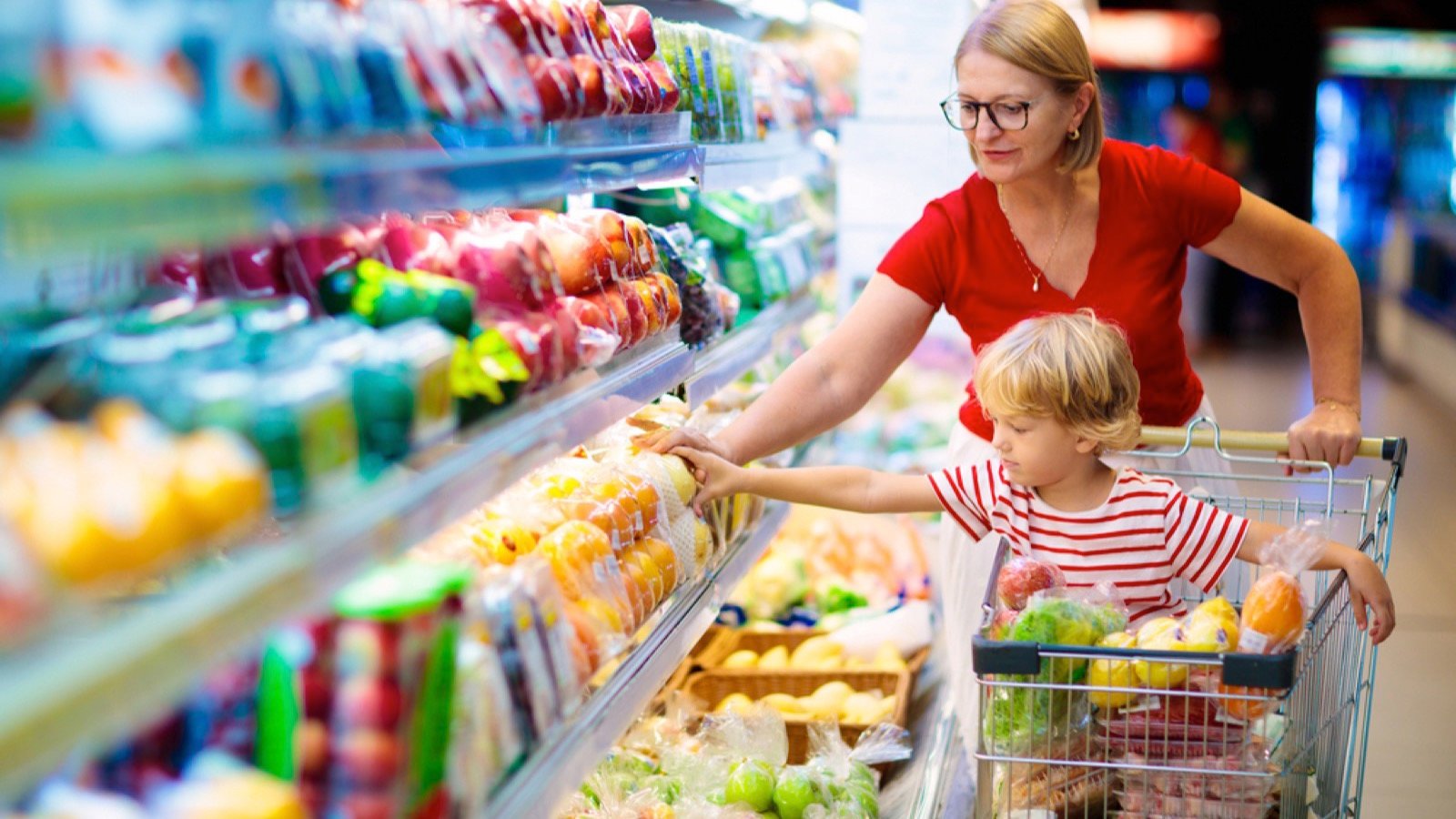 15 Methods to Lower Your Grocery Invoice With out Clipping Coupons 15 Methods to Lower Your Grocery Invoice With out Clipping Coupons