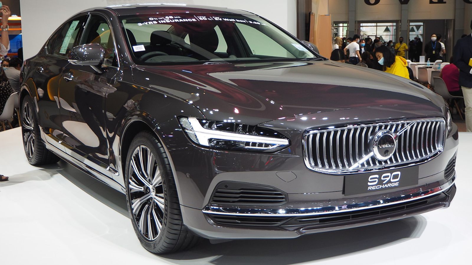 2020 Volvo S90 Recharge. T8 AWD
