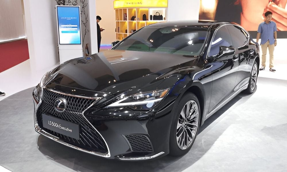 Lexus LS