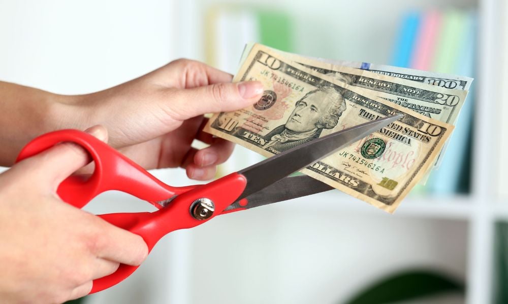 The ceiling effect of cutting expenses