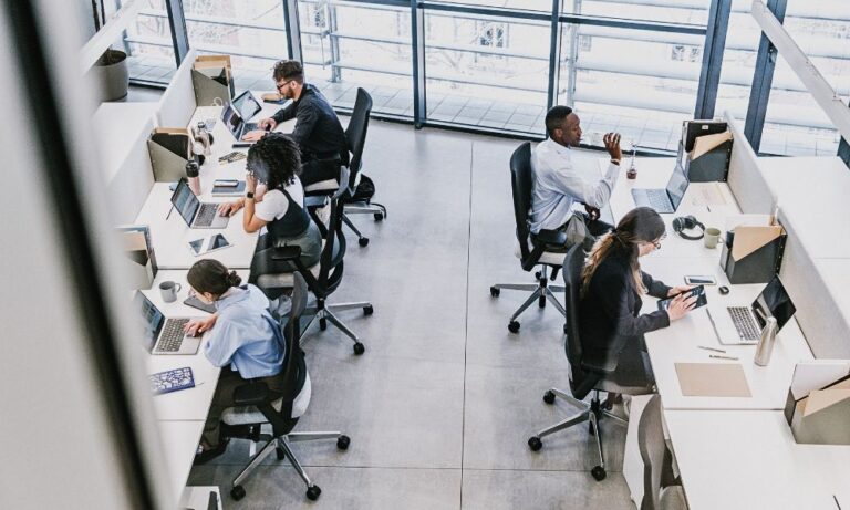 Why Most 9 to 5 Workers Never Become Millionaires