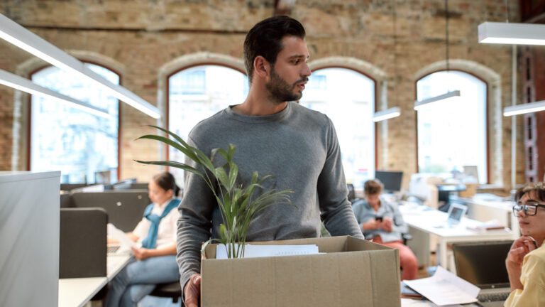 21 Clues Your in a Toxic Workplace