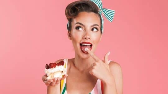 woman eating cake,